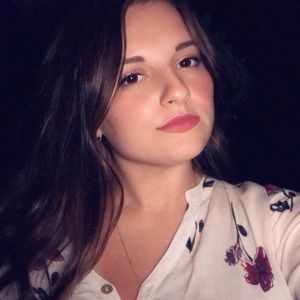 Meet your Posher, Iva